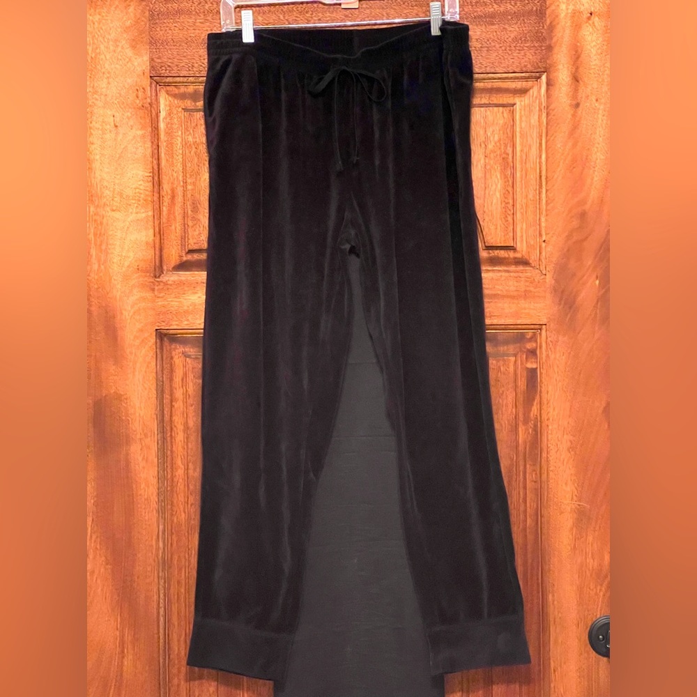 Plush velvet joggers with pockets